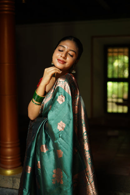 Green Pure Soft Silk Saree With Twirling Blouse Piece