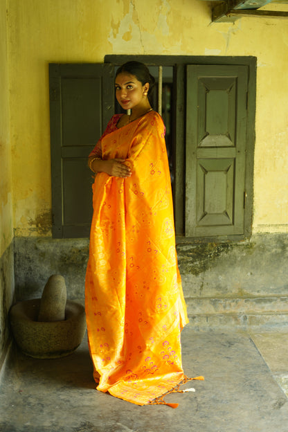 Yellow Pure Soft Silk Saree With Twirling Blouse Piece