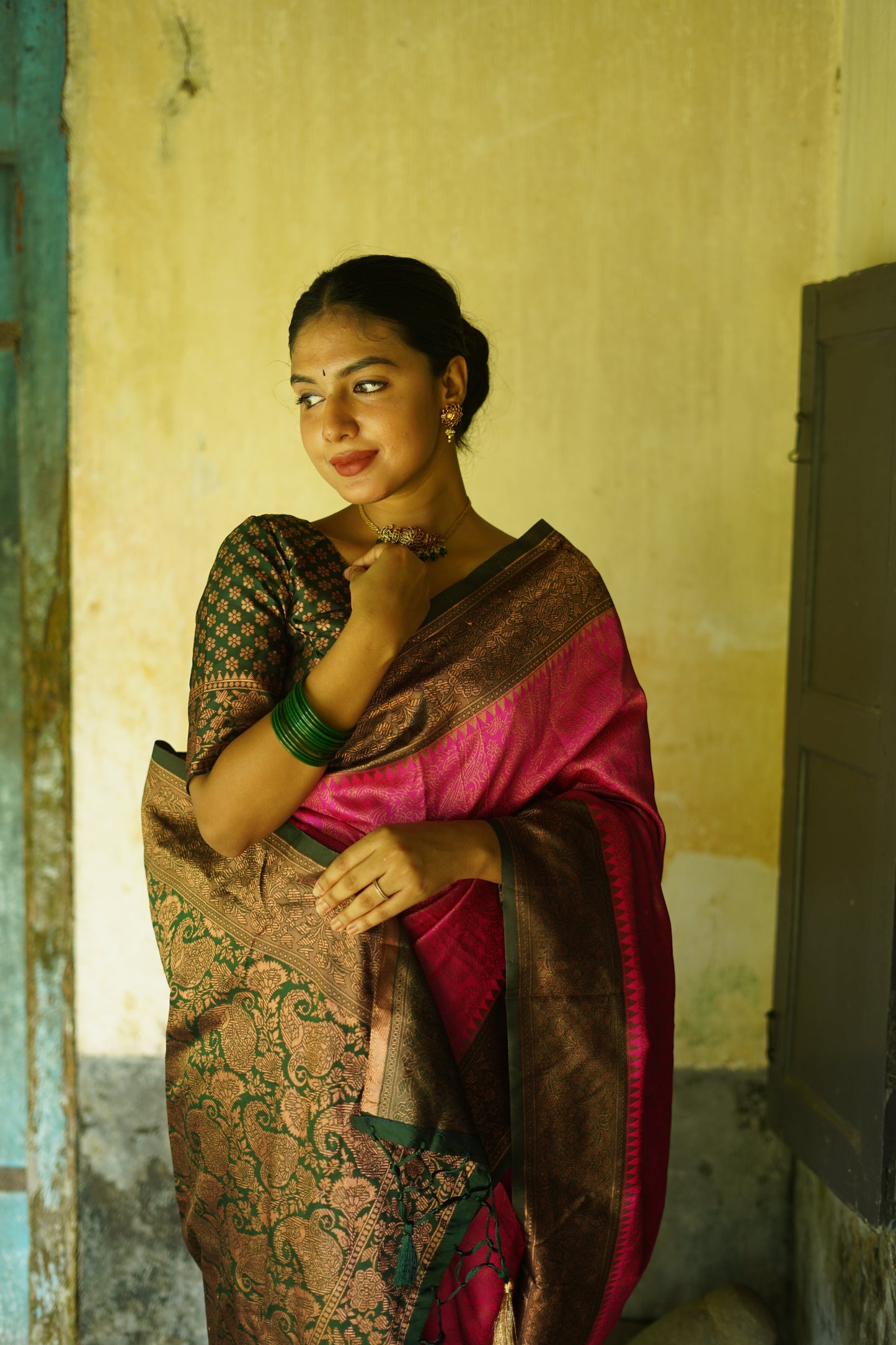 Pink Pure Soft Silk Saree With Twirling Blouse Piece