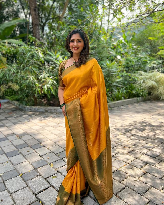 Yellow & Green Pure Soft Silk Saree With Energetic Blouse Piece