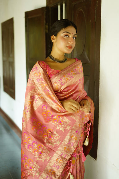 Orchid Pink Pure Soft Silk Saree With Twirling Blouse Piece