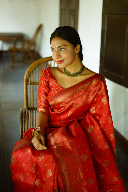Red Pure Soft Silk Saree With Twirling Blouse Piece