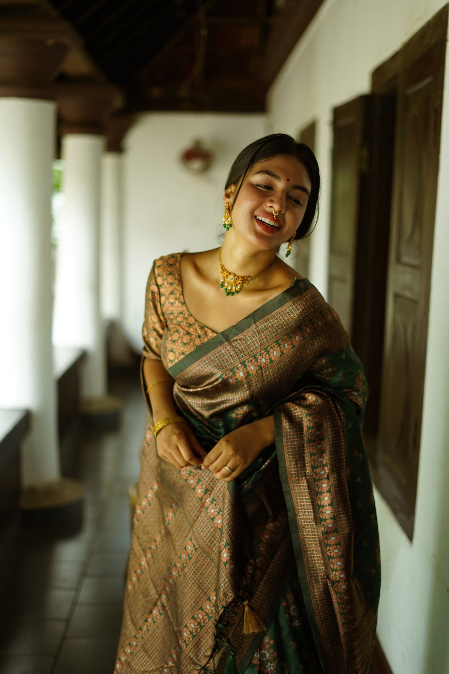 Green Pure Soft Silk Saree With Twirling Blouse Piece