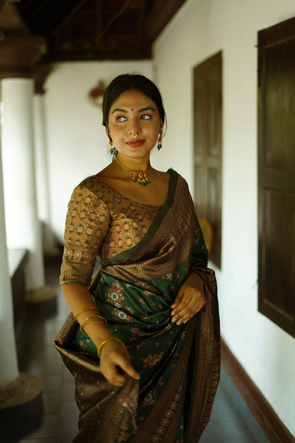 Green Pure Soft Silk Saree With Twirling Blouse Piece