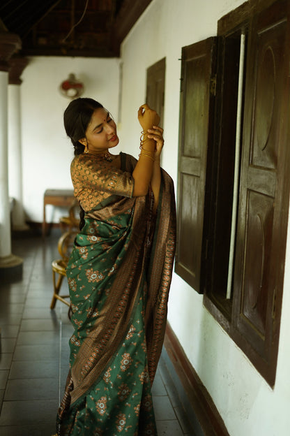 Green Pure Soft Silk Saree With Twirling Blouse Piece