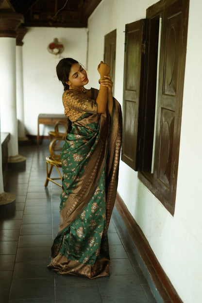 Green Pure Soft Silk Saree With Twirling Blouse Piece