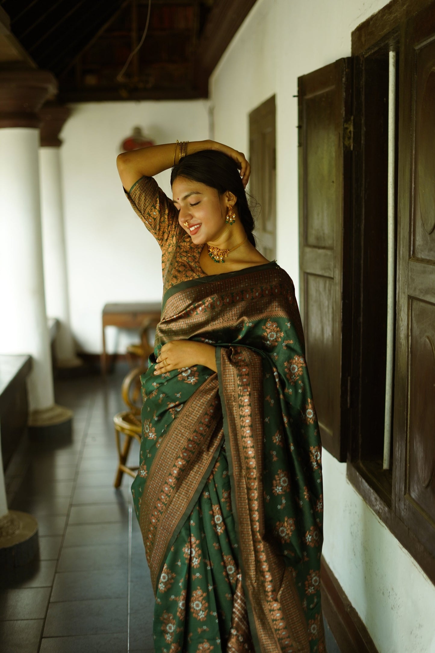 Green Pure Soft Silk Saree With Twirling Blouse Piece