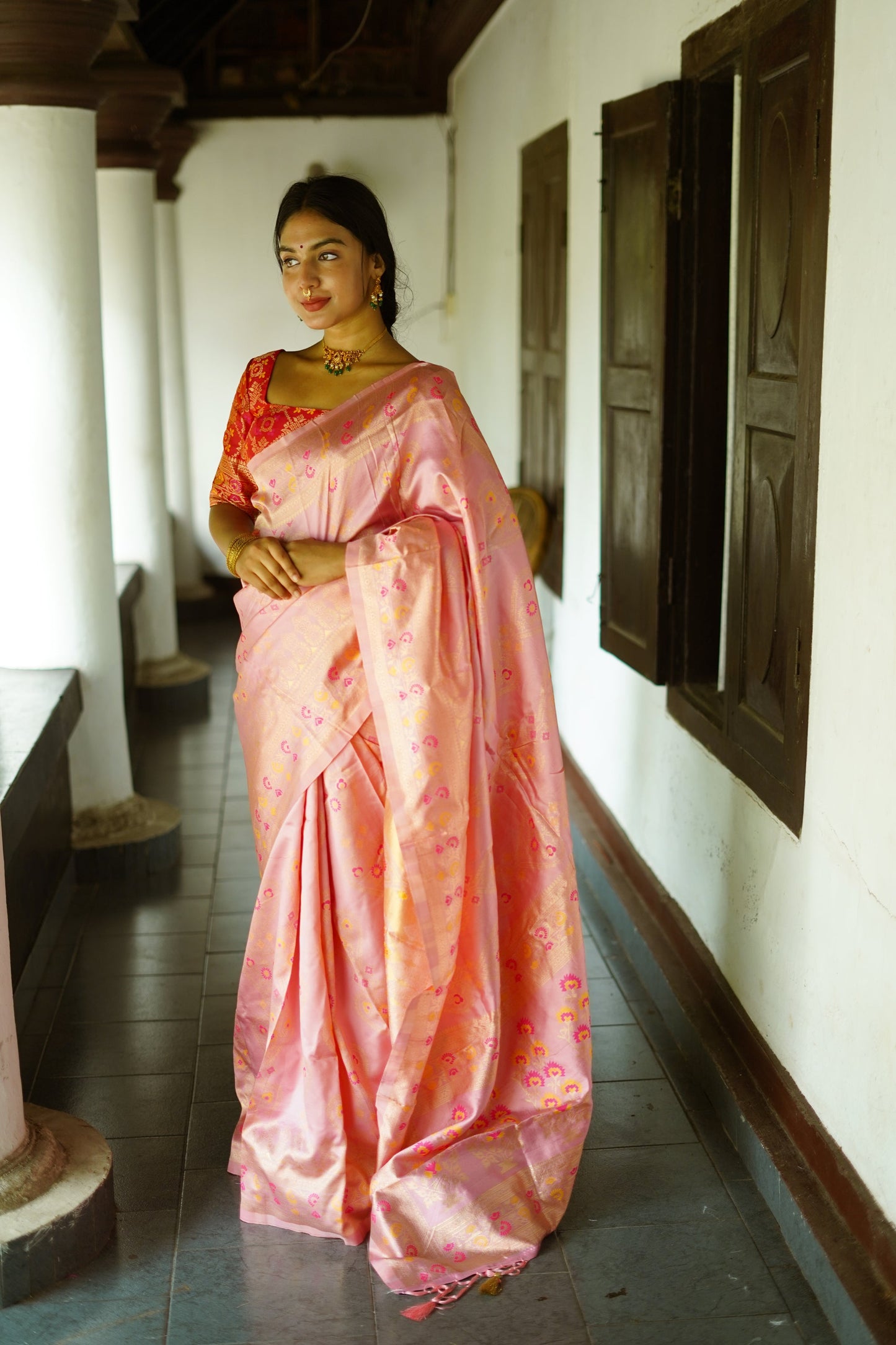 Onion Pink Pure Soft Silk Saree With Twirling Blouse Piece