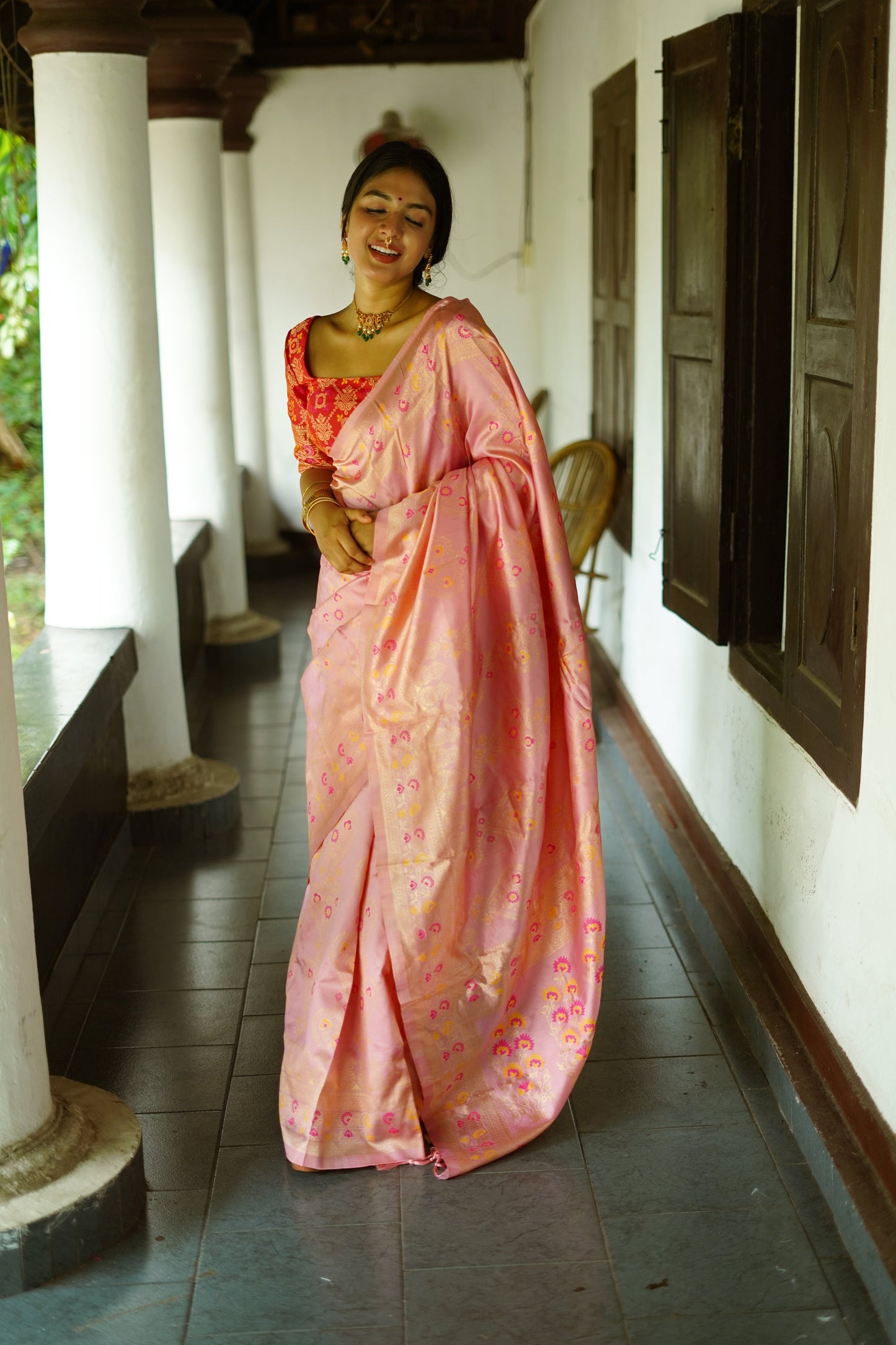 Onion Pink Pure Soft Silk Saree With Twirling Blouse Piece