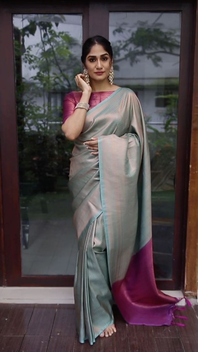 Phenomenal Firozi & Magenta Pure Soft Silk Saree With Imbrication Blouse Piece