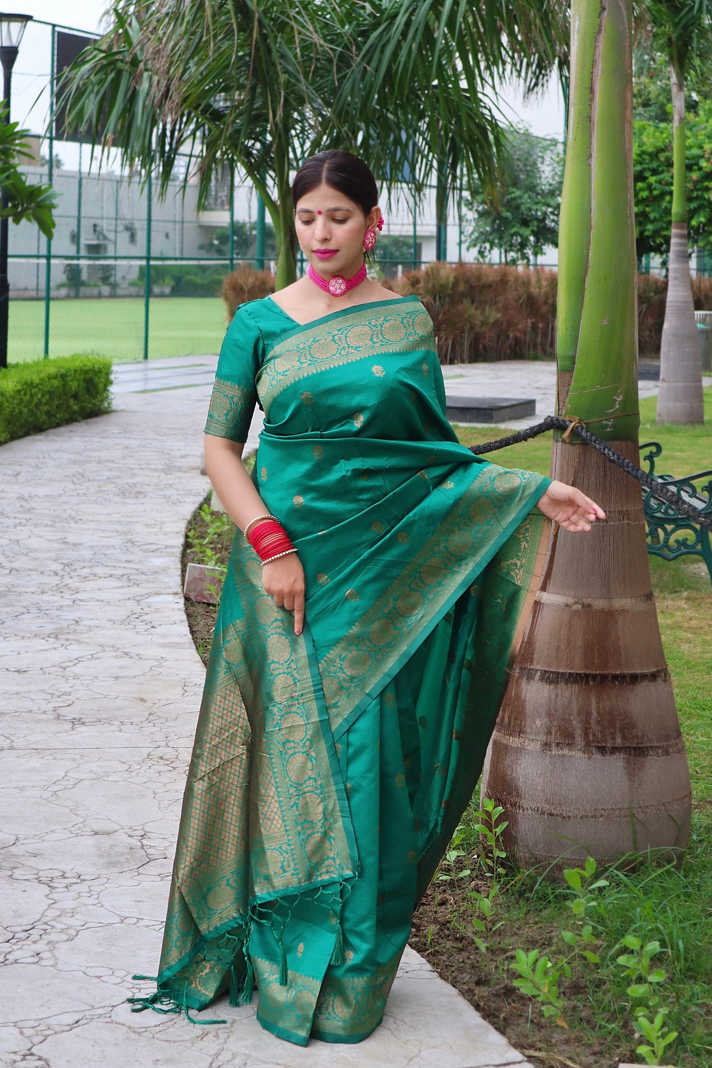 Green Pure Soft Silk Saree With Magnific Blouse Piece