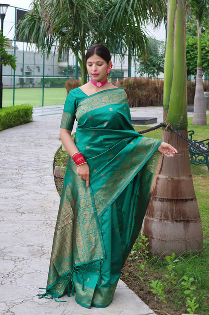 Green Pure Soft Silk Saree With Magnific Blouse Piece