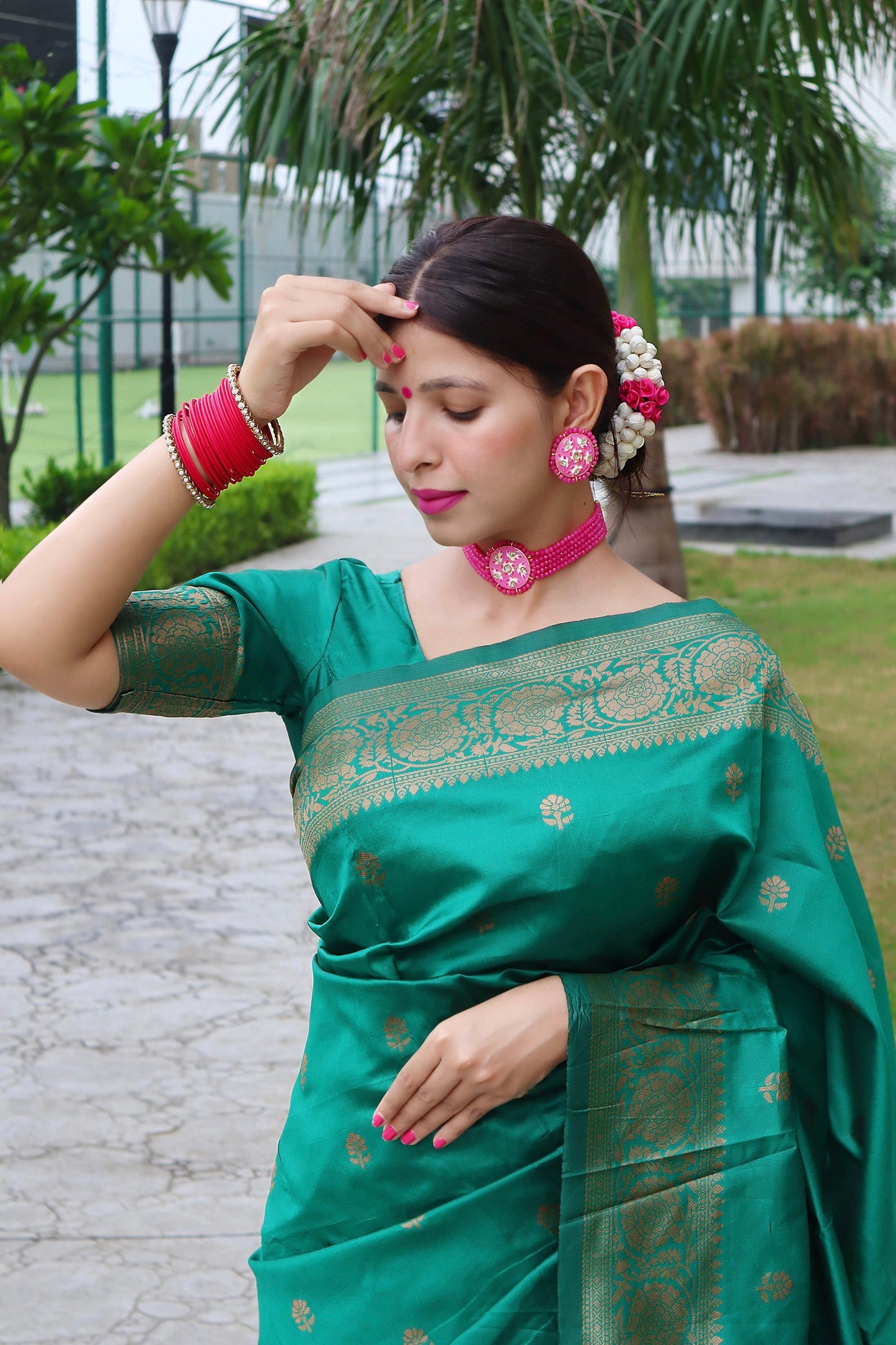 Green Pure Soft Silk Saree With Magnific Blouse Piece