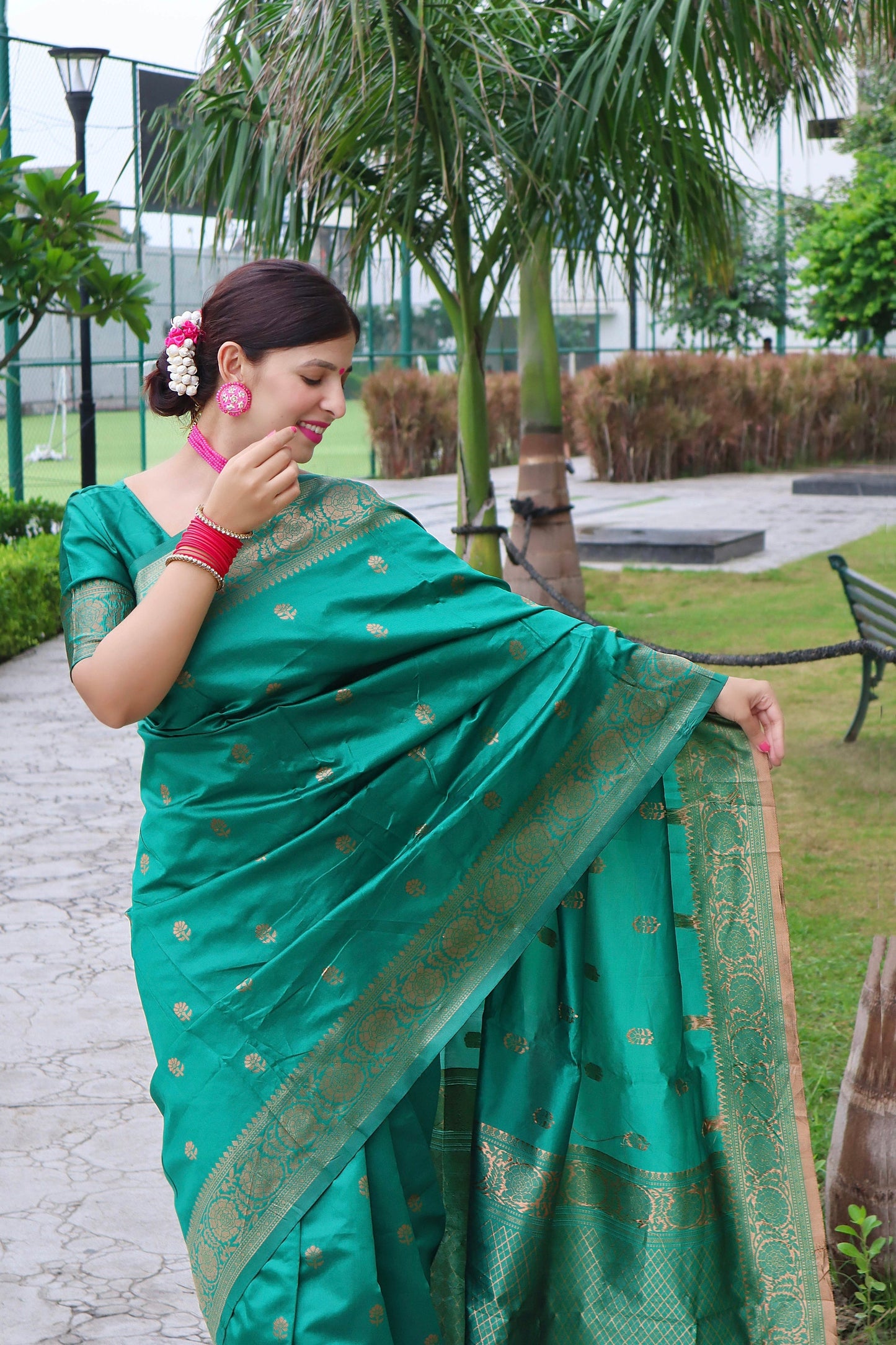 Green Pure Soft Silk Saree With Magnific Blouse Piece