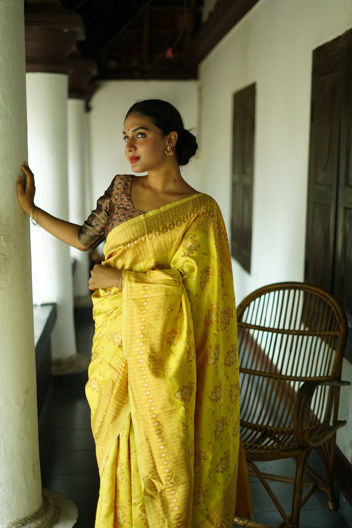 Lemon Yellow Pure Soft Silk Saree With Twirling Blouse Piece