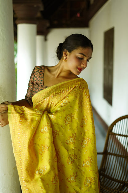 Lemon Yellow Pure Soft Silk Saree With Twirling Blouse Piece