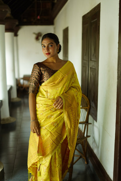 Lemon Yellow Pure Soft Silk Saree With Twirling Blouse Piece