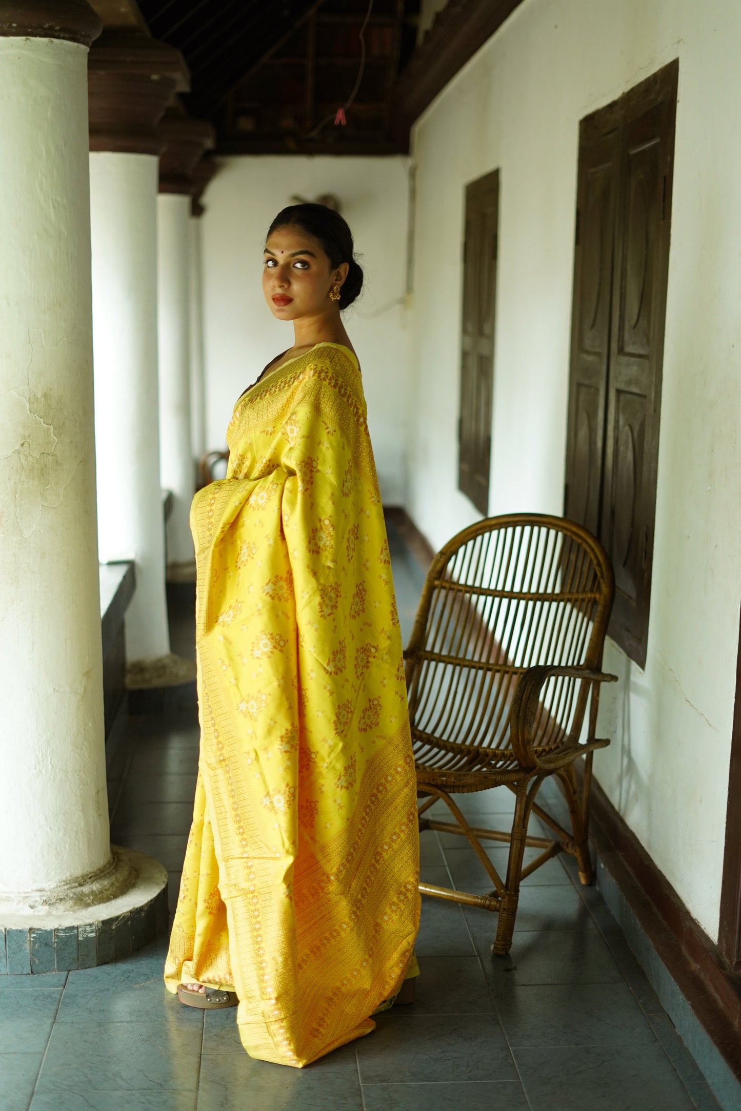 Lemon Yellow Pure Soft Silk Saree With Twirling Blouse Piece