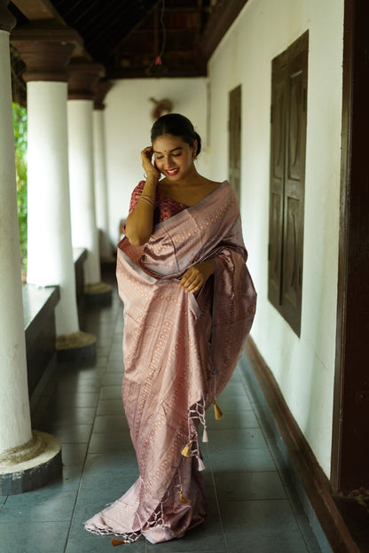 Lavender Pure Soft Silk Saree With Twirling Blouse Piece