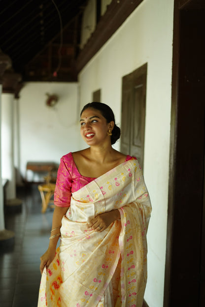 White Pure Soft Silk Saree With Twirling Blouse Piece