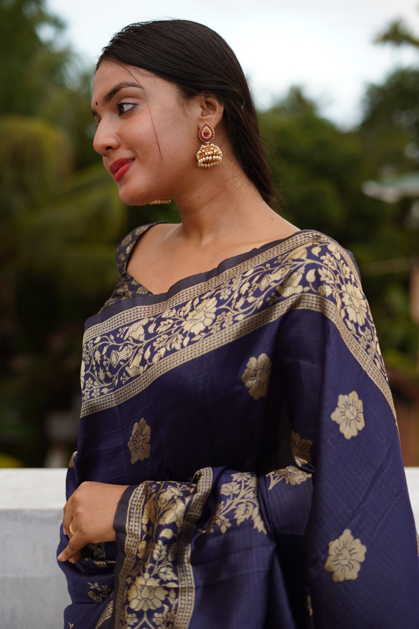 Blue Pure Soft Silk Saree With Twirling Blouse Piece