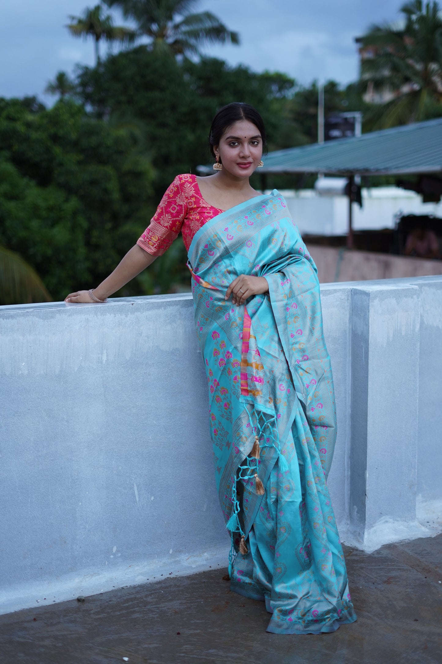 Turquoise Pure Soft Silk Saree With Twirling Blouse Piece