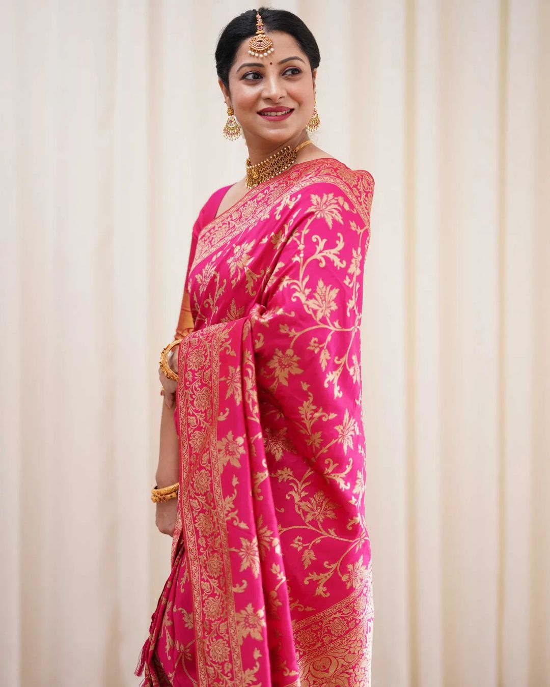 Pink Pure Soft Silk Saree With Twirling Blouse Piece