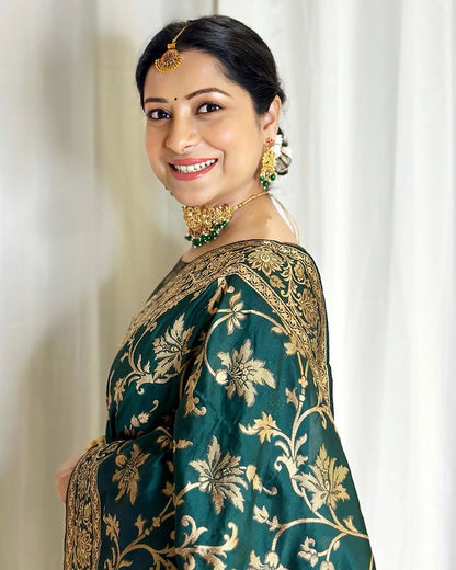 Green Pure Soft Silk Saree With Twirling Blouse Piece