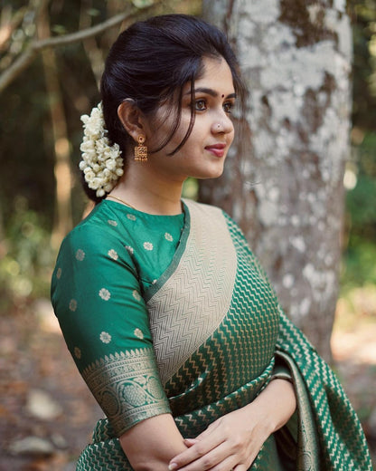 Green Pure Soft Semi Silk Saree With Attractive Blouse Piece