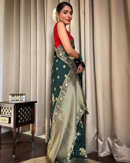 Green Pure Soft Silk Saree With Twirling Blouse Piece