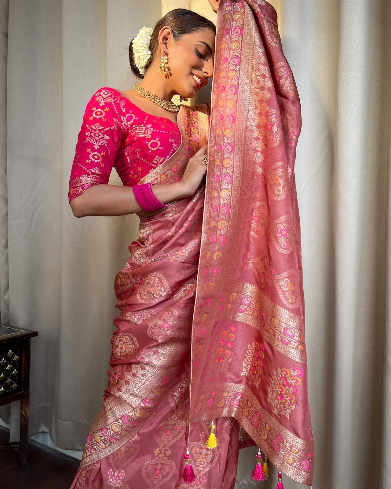 Orchid Pink Pure Soft Silk Saree With Twirling Blouse Piece