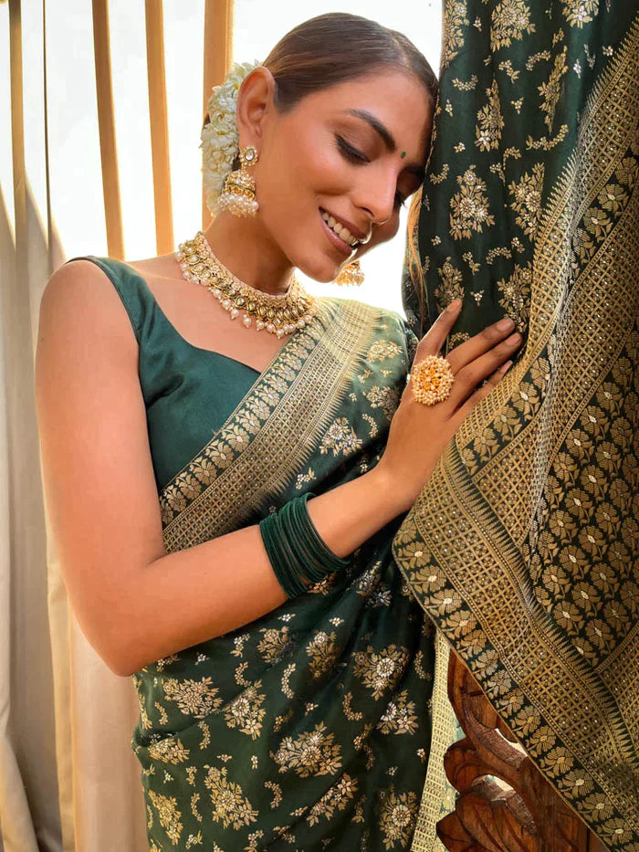 Green Pure Soft Silk Saree With Twirling Blouse Piece