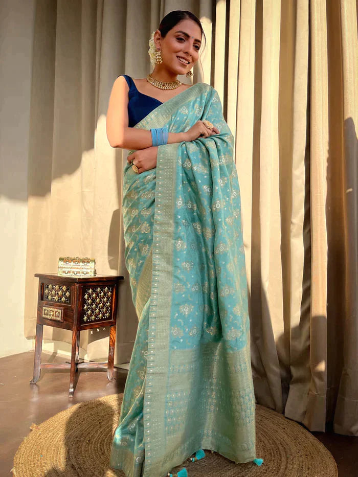 Turquoise GreenPure Soft Silk Saree With Twirling Blouse Piece