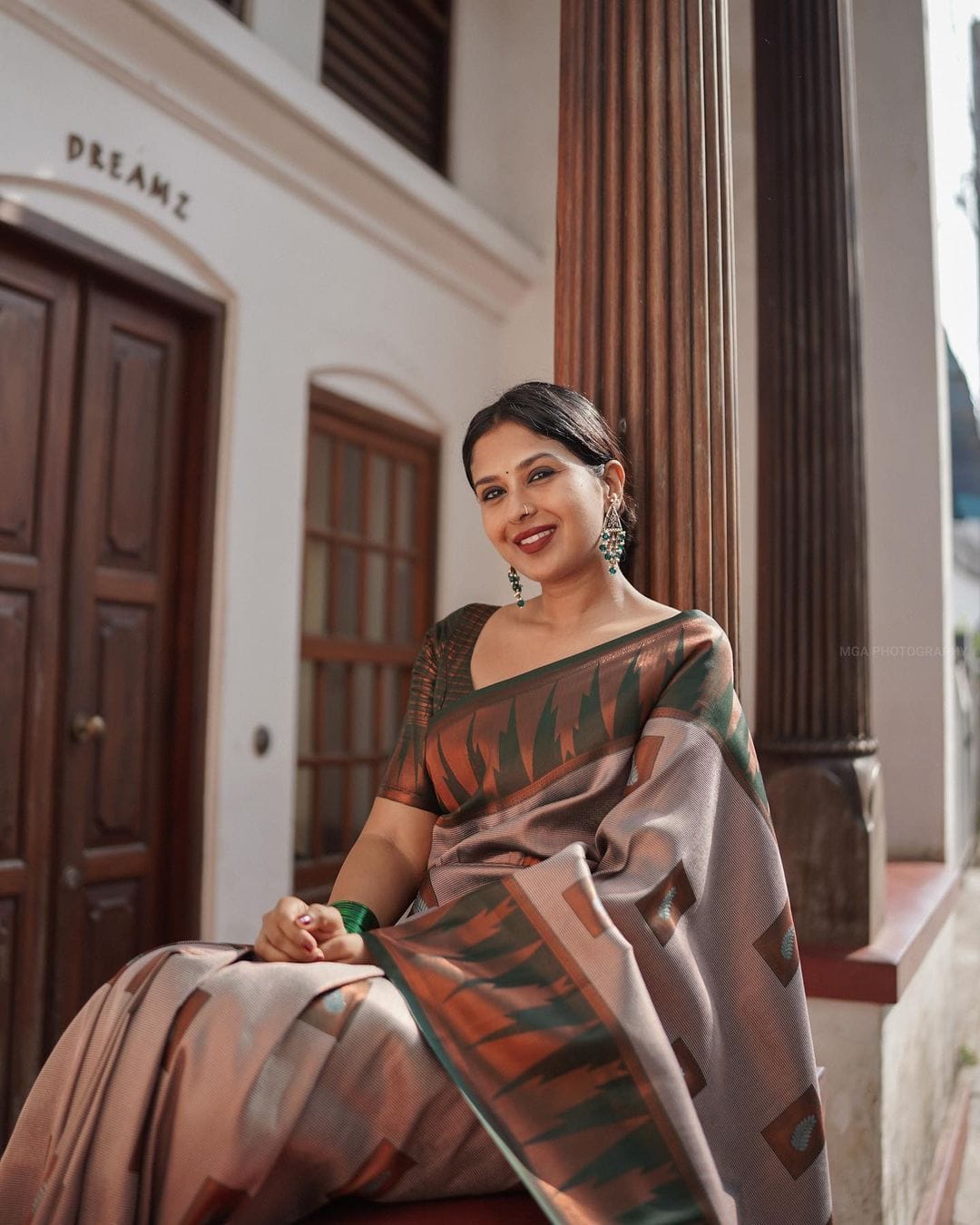 Green Pure Soft Semi Silk Saree With Attractive Blouse Piece