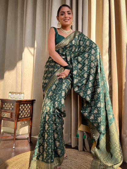 Green Pure Soft Silk Saree With Twirling Blouse Piece