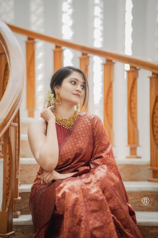 Snazzy Maroon Pure Soft Silk Saree With Confounding Blouse Piece