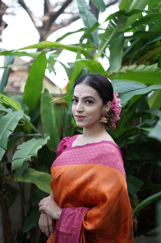 Phenomenal Orange Soft Silk Saree Weaved With Copper Zari With Imbrication Blouse Piece