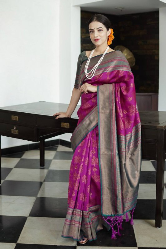 Phenomenal Purple Soft Silk Saree Weaved With Copper Zari With Imbrication Blouse Piece