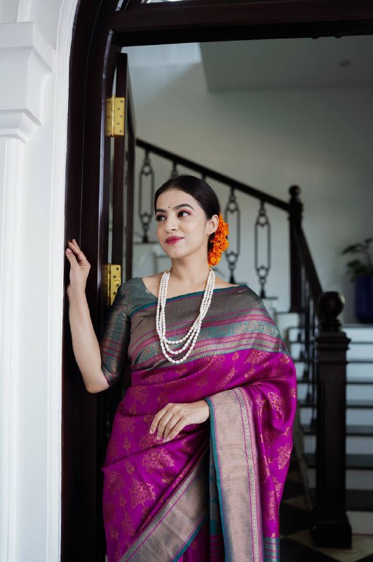 Phenomenal Purple Soft Silk Saree Weaved With Copper Zari With Imbrication Blouse Piece